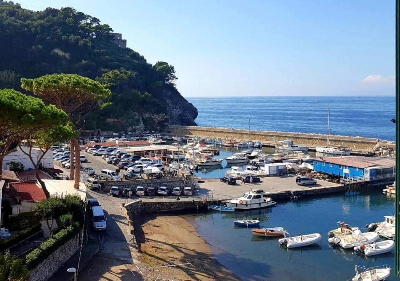 Relais Del Mare Con Terrazza Fronte Mare Free Parking Apartamento Massa Lubrense